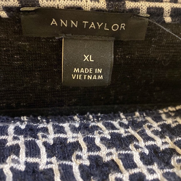 Ann Taylor geometric sweater - Picture 2 of 3